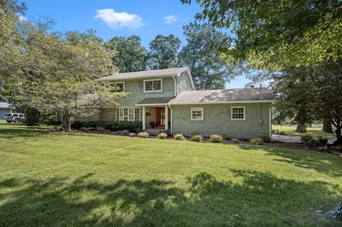 1804 Country Club Dr, Tullahoma, TN 37388