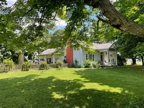 15042 Owens Chapel Rd, White House, TN 37188