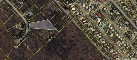 11 Manitou Dr, Crossville, TN 38572