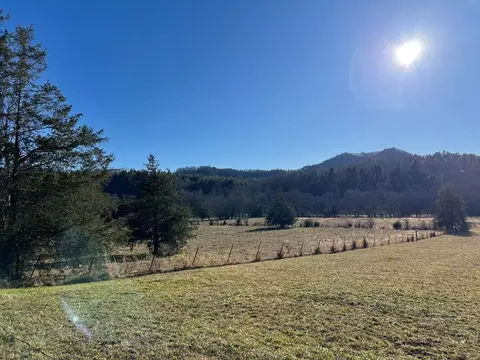 467 Tn-107, Del Rio, TN 37727