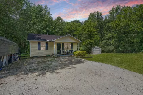 631 Wren Ave, Camden, TN 38320