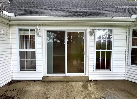 Exterior - 127 Silver Leaf Cir, Dickson, TN 37055 photo 6 of 8