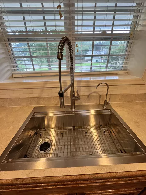 Kitchen - 127 Silver Leaf Cir, Dickson, TN 37055 photo 7 of 9