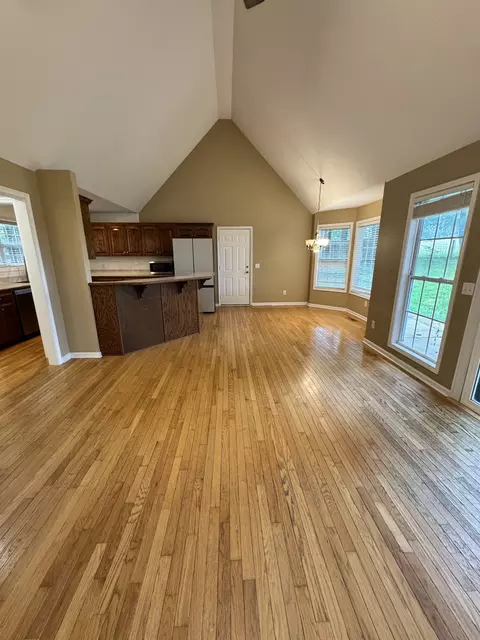 Living - 127 Silver Leaf Cir, Dickson, TN 37055 photo 5 of 5