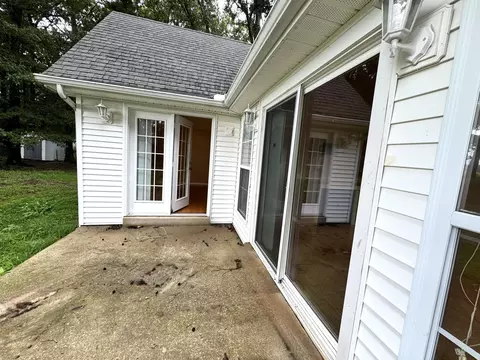 Exterior - 127 Silver Leaf Cir, Dickson, TN 37055 photo 7 of 8