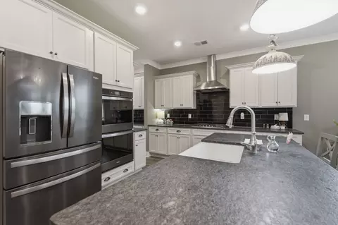 Kitchen - 5409 Pointer Pl, Murfreesboro, TN 37129 photo 2 of 6