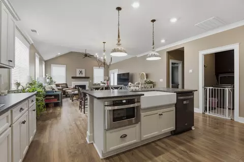 Kitchen - 5409 Pointer Pl, Murfreesboro, TN 37129 photo 5 of 6