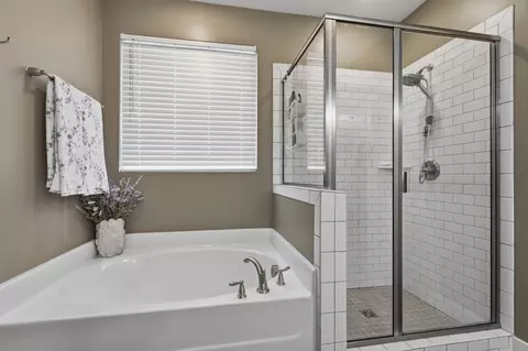 Bath - 5409 Pointer Pl, Murfreesboro, TN 37129 photo 2 of 5