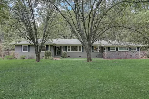 808 Battery Ln, Nashville, TN 37220