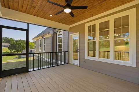 Exterior - 6932 Cooley Rd, Ooltewah, TN 37363 photo 8 of 14