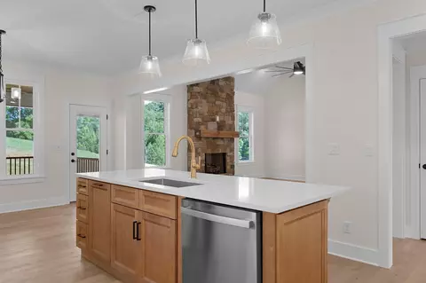 Kitchen - 6932 Cooley Rd, Ooltewah, TN 37363 photo 2 of 2