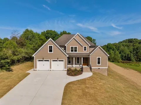 Exterior - 6932 Cooley Rd, Ooltewah, TN 37363 photo 3 of 14