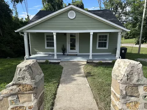 411 E 10th St, Columbia, TN 38401