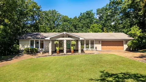 5311 Fairview Rd, Hixson, TN 37343