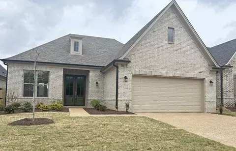 200 Green Willow Dr, Oakland, TN 38060