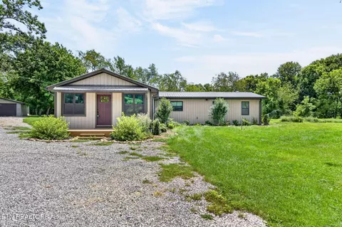 2490 Chestnut Hill Rd, Crossville, TN 38571
