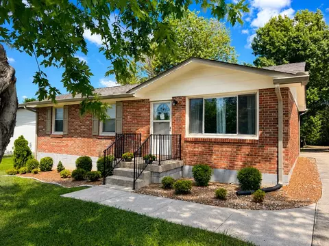 211 Friendship Dr, Goodlettsville, TN 37072
