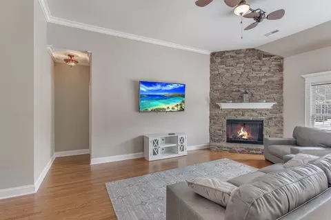 Living - 3630 Geneva Dr, Murfreesboro, TN 37128 photo 2 of 5