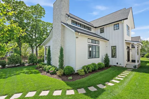 1207 Sweetbriar Ave, Nashville, TN 37212