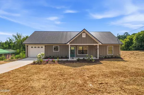 2816 Holiday Hills Rd, Kodak, TN 37764