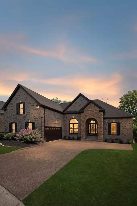 425 Caledonian Ct, Nashville, TN 37211