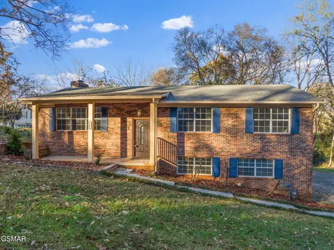 713 Greenwood Dr, Maryville, TN 37803