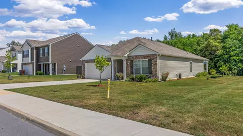 327 Caroline Ct, Talbott, TN 37877 photo 2