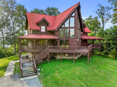 556 Riverbluff Dr, Sneedville, TN 37869