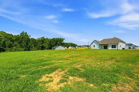 Exterior - 401 Marcella Ct, Dickson, TN 37055 photo 19 of 20