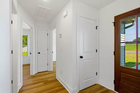 Entry Way - 401 Marcella Ct, Dickson, TN 37055 photo 2 of 3