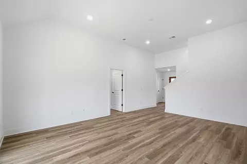 Living - 401 Marcella Ct, Dickson, TN 37055 photo 6 of 9