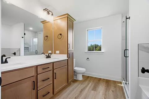 Bath - 401 Marcella Ct, Dickson, TN 37055 photo 6 of 7