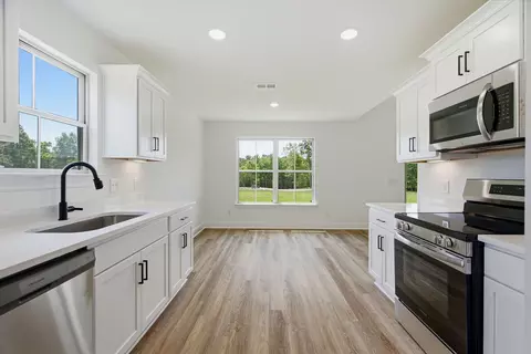 Kitchen - 401 Marcella Ct, Dickson, TN 37055 photo 6 of 6