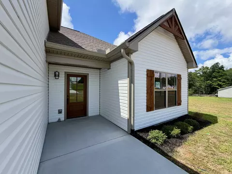 Exterior - 401 Marcella Ct, Dickson, TN 37055 photo 5 of 20