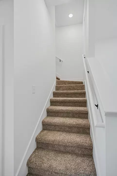 Entry Way - 401 Marcella Ct, Dickson, TN 37055 photo 3 of 3