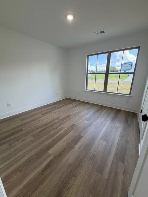 Bedroom - 401 Marcella Ct, Dickson, TN 37055 photo 3 of 10
