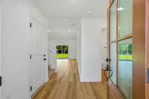 Entry Way - 401 Marcella Ct, Dickson, TN 37055 photo 1 of 3