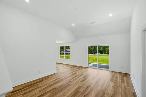 Living - 401 Marcella Ct, Dickson, TN 37055 photo 4 of 9