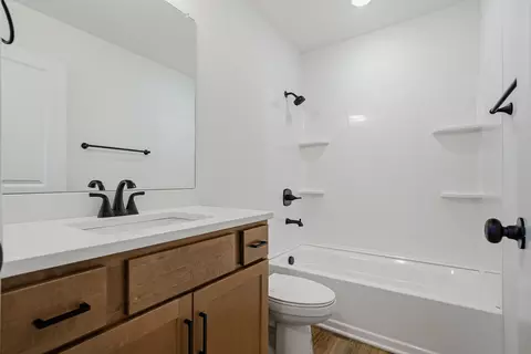 Bath - 401 Marcella Ct, Dickson, TN 37055 photo 5 of 7