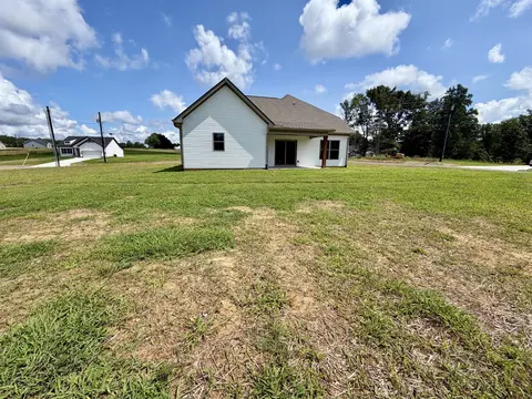 Exterior - 401 Marcella Ct, Dickson, TN 37055 photo 3 of 20