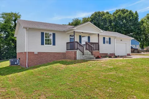 1824 Carneal Ln, Oak Grove, KY 42262