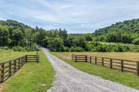 2952 Springplace Rd, Belfast, TN 37019