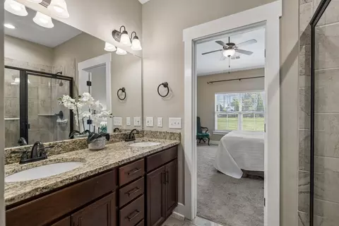 Bath - 3001 Gracious Dr, Franklin, TN 37064 photo 3 of 6