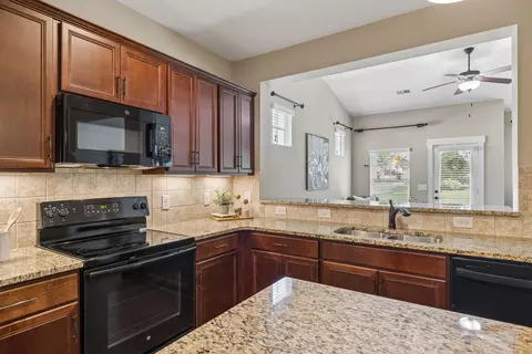 Kitchen - 3001 Gracious Dr, Franklin, TN 37064 photo 4 of 6