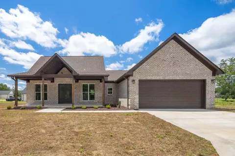 373 Old Power House Rd, Lawrenceburg, TN 38464