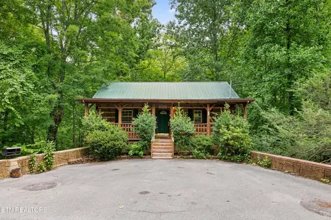 745 Hazy Cir, Gatlinburg, TN 37738