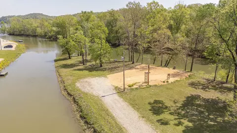 258 Drake Dr, Clifton, TN 38425