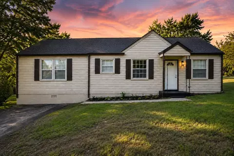 1232 Coarsey Dr, Nashville, TN 37217