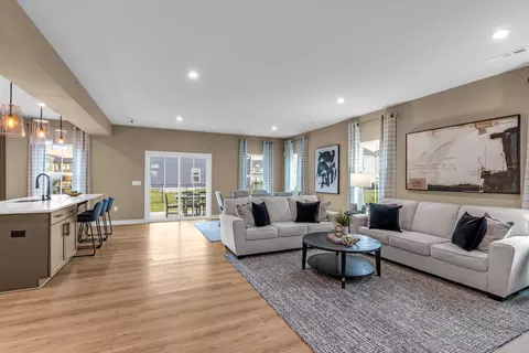 Living - 1009 Harwell Ln, Murfreesboro, TN 37128 photo 2 of 3
