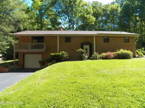 1634 Snodderly Rd, Lenoir City, TN 37771